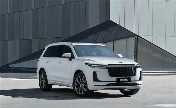 理想汽车2021年亏损10.2亿 平均每卖一车“赔”一万(图1)