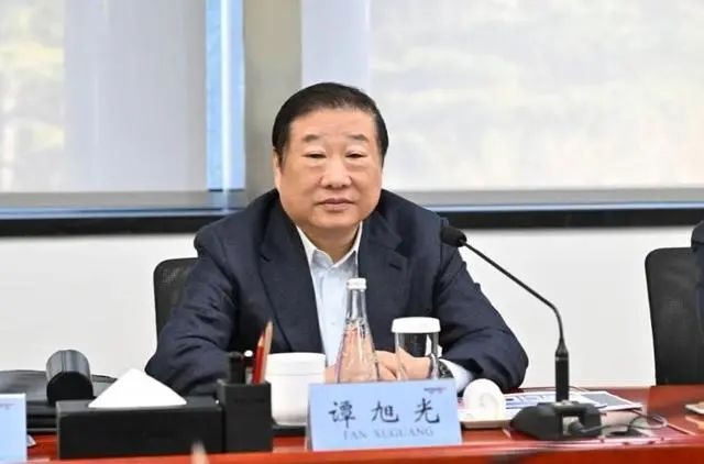 潍柴动力与比亚迪电池优势互补,推动商用车行业新能源转型!(图2) 潍柴动力与比亚迪电池优势互补,推动商用车行业新能源转型!(图2)