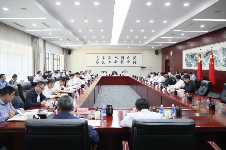 李乐成主持召开全国新能源汽车动力电池回收利用工作专班第二次会议(图1) 李乐成主持召开全国新能源汽车动力电池回收利用工作专班第二次会议(图1)